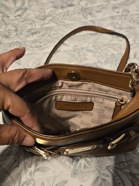 Michael Kors Leather Shoulder Bag in Tan